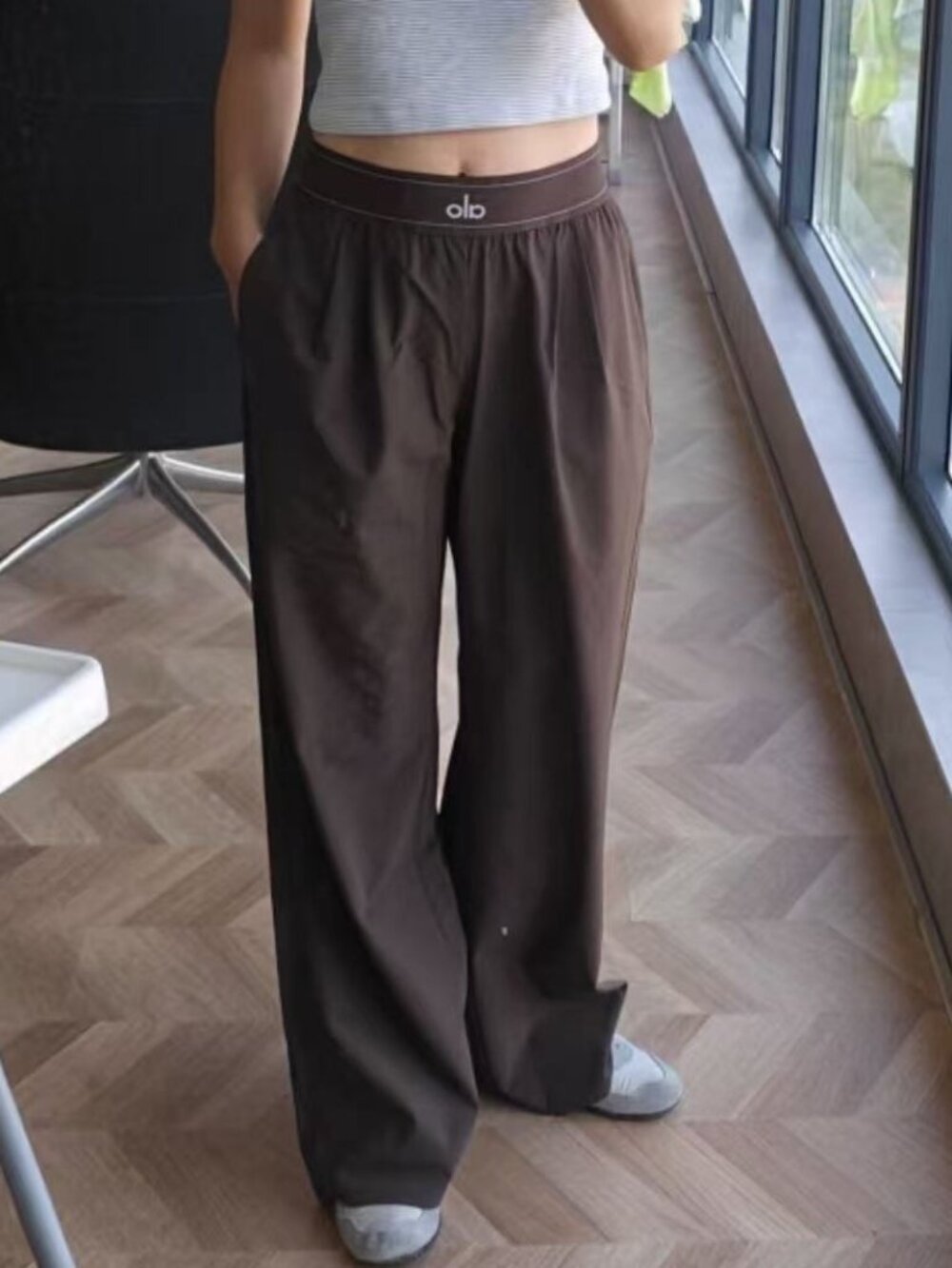ALO Yoga Women's Suit Pants, Standard Size, Coffee Brown, Daily Wear 🛍️